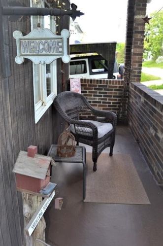 405 4th St, Jeannette, PA 15644-1744