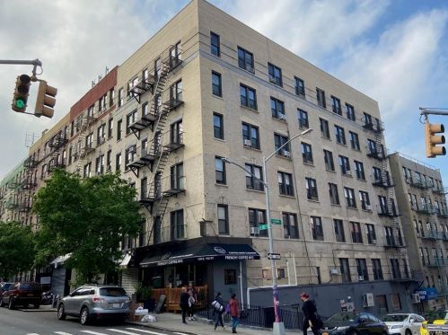 129 102nd St, New York, NY 10025-4495