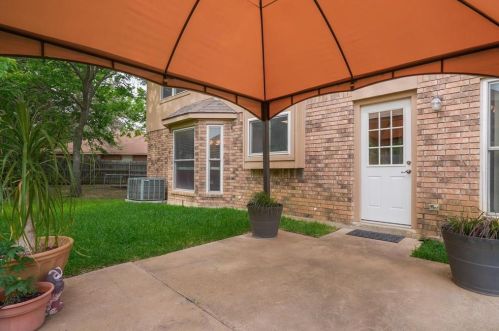 1401 Sedalia Ct, Lewisville TX  75028-2136 exterior