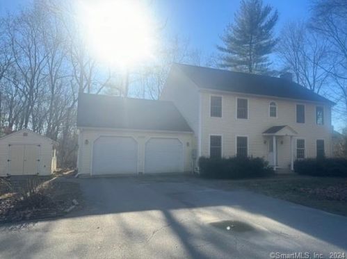 58 Johnson Cove Rd, Norwich CT  06351-1022 exterior