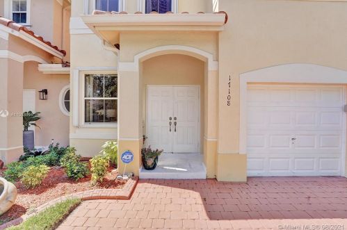 17108 39th St, Hollywood, FL 33027-4616