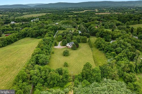 14260 Rehobeth Church Rd, Lovettsville VA  20180-3218 exterior