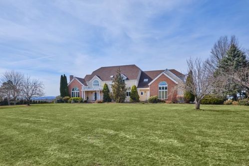 5 Turnberry Rd, Wallingford, CT 06492-2743