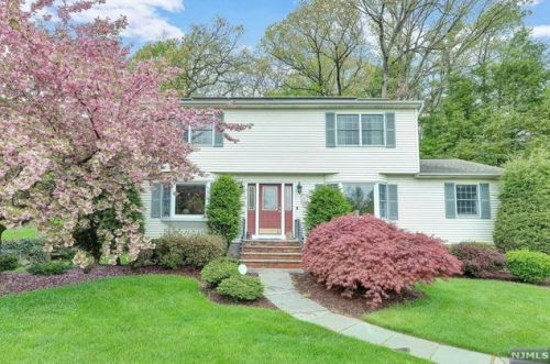 1 Alpine Ln, West Milford Lakes, NJ 07480-1828