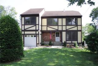 40 Cady St, Stamford, CT 06907-2403