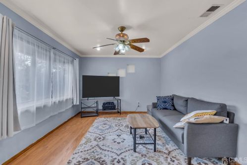 4 Charles Ter, Piscataway NJ  08854-5320 exterior
