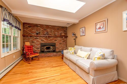 22 Little Harbor Rd, Mount Sinai NY  11766-1208 exterior