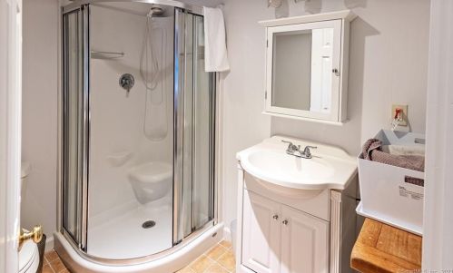 158 Jelliff Ml Rd, New Canaan CT  06840-6506 exterior
