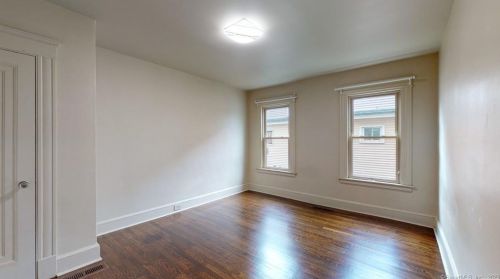 29 Lexington Ave, Waterbury CT  06710-1435 exterior