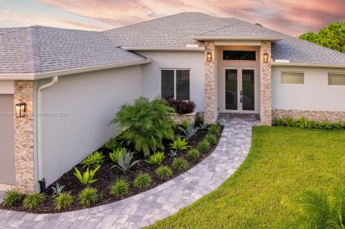 13 21st St, Cape Coral, FL