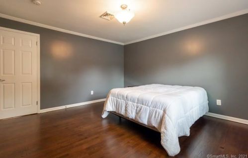 425 Holland Rd, Bridgeport CT  06610-1012 exterior