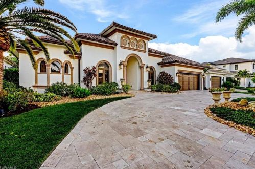 2939 Coco Lakes Dr, Naples, FL 34105-4514
