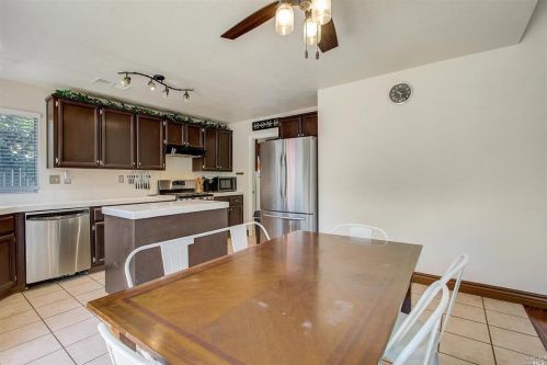 965 Turquoise St, Vacaville CA  95687-7859 exterior