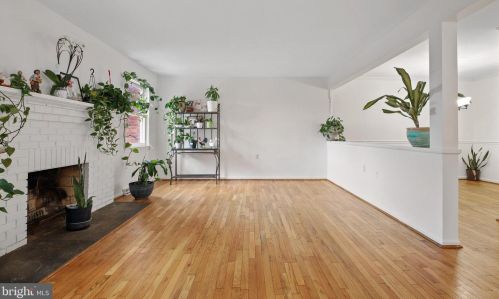 123 Davis Ave, Leesburg VA 20175-3405 exterior