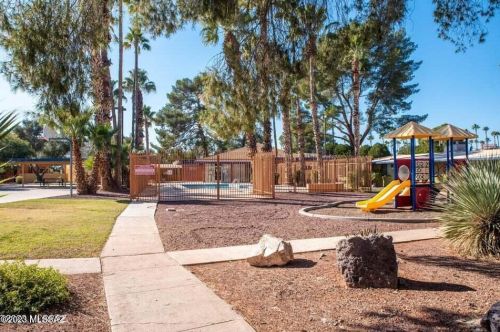 350 Silverbell Rd, Tucson AZ  85745-2639 exterior