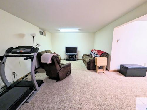 648 Jill St, Duluth MN 55803-2109 exterior