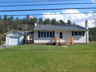 945 Hahns Dairy Rd, Palmerton, PA 18071-5411