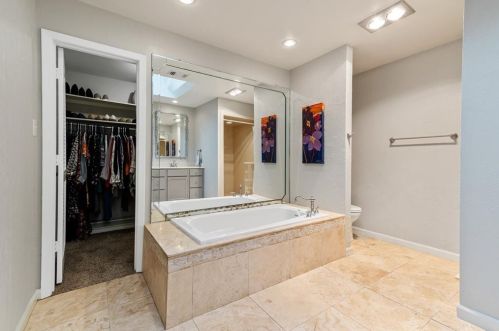 1207 Huntington Dr, Richardson TX  75080-2930 exterior