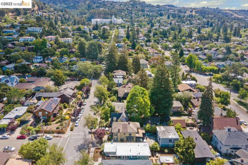 2718 Russell St, Berkeley CA 94705-2333 exterior