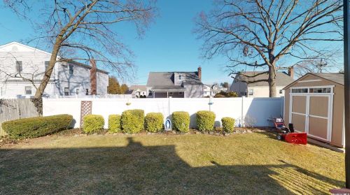 710 Stewart Ave, Bethpage NY  11714-2715 exterior