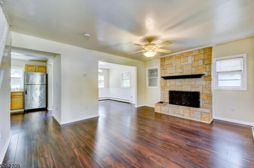 12 4th St, Wantage NJ  07461-2512 exterior