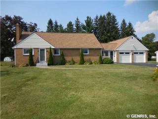 24 Gary Dr, Rochester, NY 14624-4254