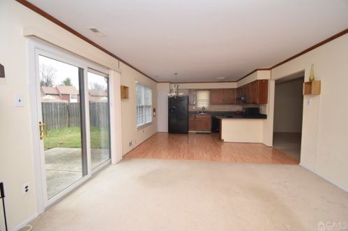 2 Livingston Ct, East Brunswick, NJ 08816-4081