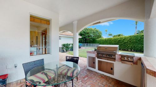 2400 Newbury Ct, West Palm Beach FL  33414-7736 exterior