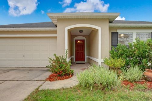 1904 Old Moss Ln, Middleburg, FL 32068-8257