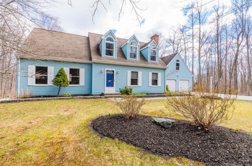 434 New London Rd, Colchester CT  06420-4125 exterior
