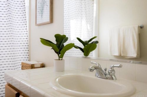 7507 Mona Ln, San Diego CA 92130-5621 exterior