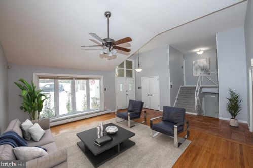 21 Dartmouth Rd, Cynwyd, PA 19004-2138