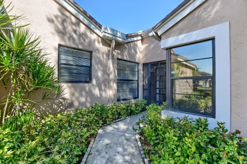 8425 Springlake Dr, Boca Raton FL  33496-4904 exterior