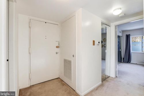1408 Northgate Sq, Herndon, VA 20190-3724