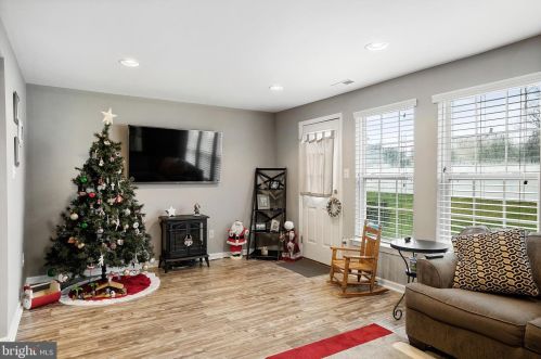 129 South Ave, Swedesboro NJ  08085-1693 exterior