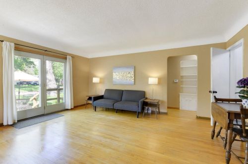 4656 2nd Ave, Saint Paul, MN 55110-3310