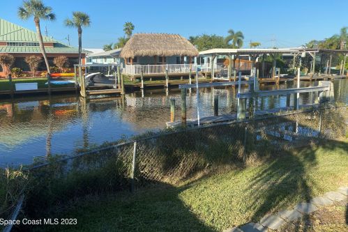 1710 Davis Dr, Merritt Island, FL 32952-5943