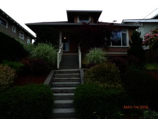 706 Halladay St, Seattle, WA 98119-2531
