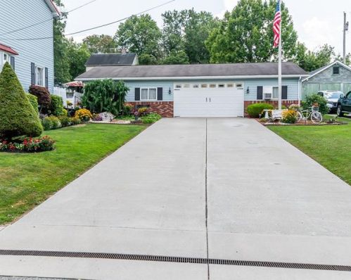 257 Front St, Vanderbilt, PA 15486-1105
