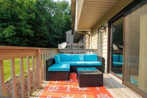 302 Cheyenne Rd, Lafayette NJ  07848-4040 exterior