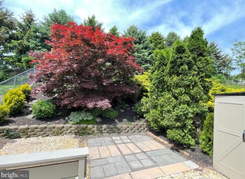 29 Johns Dr, West Enola PA  17025-2694 exterior