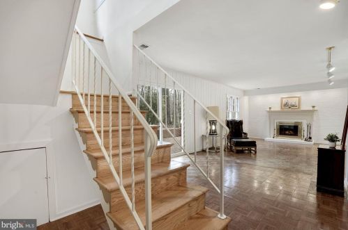 2509 Goldcup Ln, Herndon VA 20191-4220 exterior