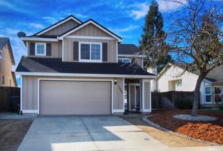 1447 New England Dr, Roseville, CA 95661-7032