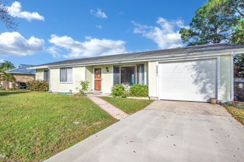 2201 Holland St, Fort Pierce, FL 34952-4819