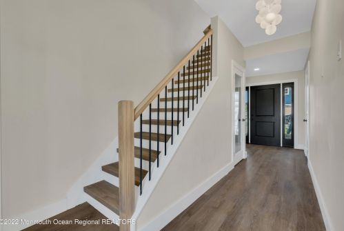 1217 Niihau Dr, Lacey NJ  08731-4702 exterior