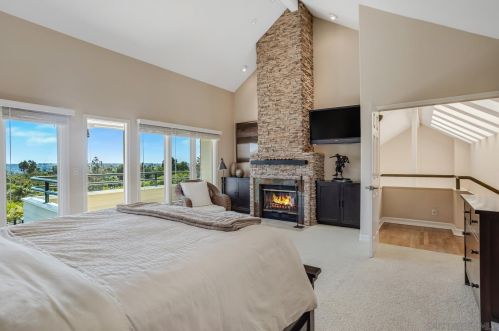 3637 Dove Holw Rd, Encinitas CA 92024-7248 exterior