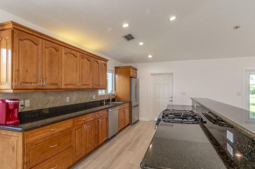 947 Nautilus Isle, Dania Beach FL  33004-2356 exterior