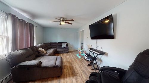 114 Ocean St, Providence, RI 02905-2054