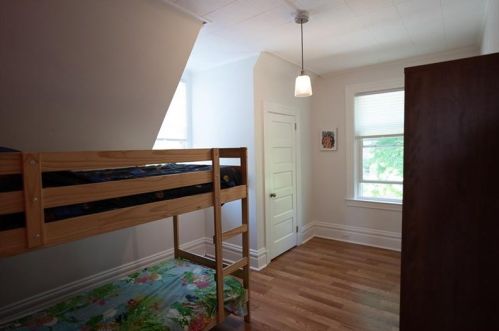 5621 Jackson St, Pittsburgh PA  15206-1521 exterior