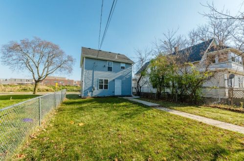 1519 37, Milwaukee WI 53215-1746 exterior